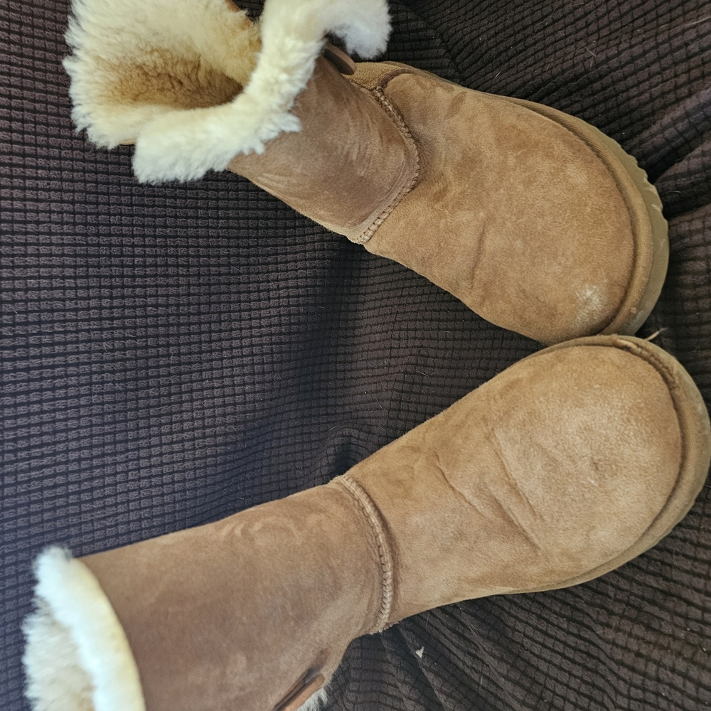 Women's Tan Shearling Boots